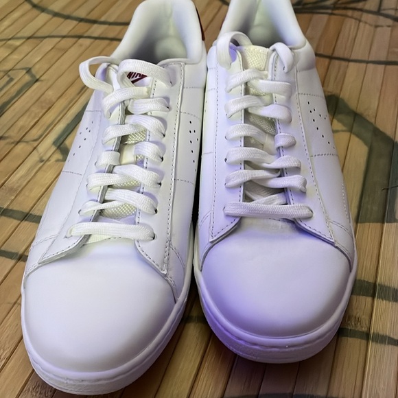 NIKE leather tennis shoes - Picture 7 of 10